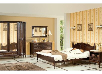Muebles de estilo italiano: cama, mesitas de noche, armario, cómoda, espejo, completo.