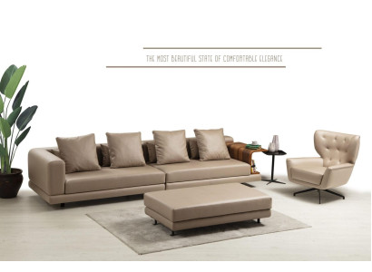 Conjunto de sofá tapizado de cuatro plazas en color beige de cuero sintético de 2 piezas.