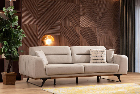 Conjunto de sofá clásico, sofá de tela de tres plazas en beige y sillón tapizado.