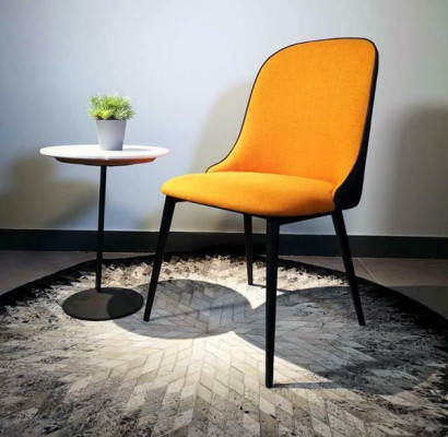 Silla de metal acolchada para sala de estar, club, asiento de relajación de lujo, habitación de espera, diseño nuevo.