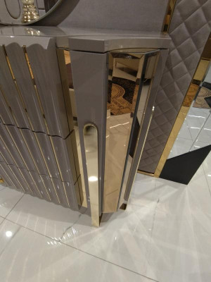 Cómoda con espejo moderna Cómoda con espejo de lujo Diseño moderno en el dormitorio
