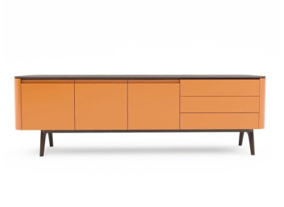 Mueble aparador de lujo en madera de sala de estar naranja.