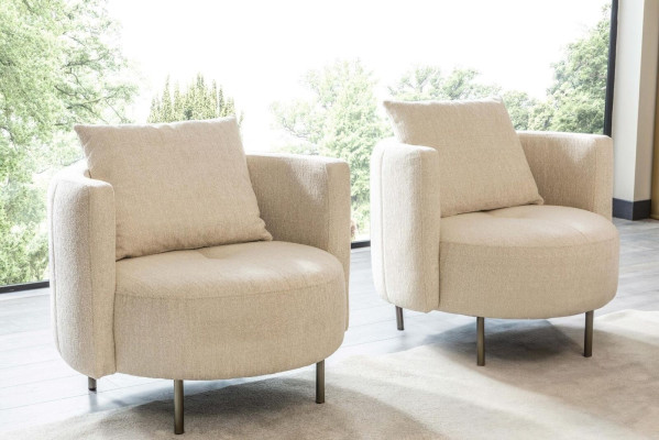 Textil Sillón de tela beige, diseño de sillón de club, sillón de cóctel, muebles tapizados.