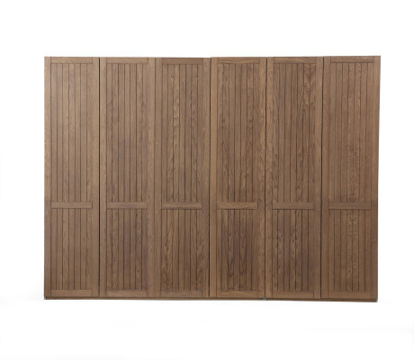 Armario de madera marrón moderno para guardar ropa en el dormitorio.