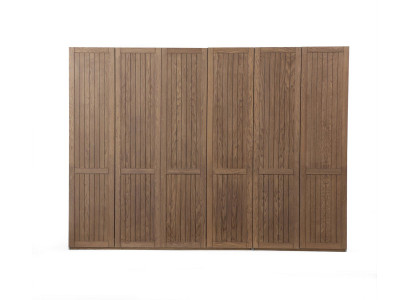 Armario de madera marrón moderno para guardar ropa en el dormitorio.