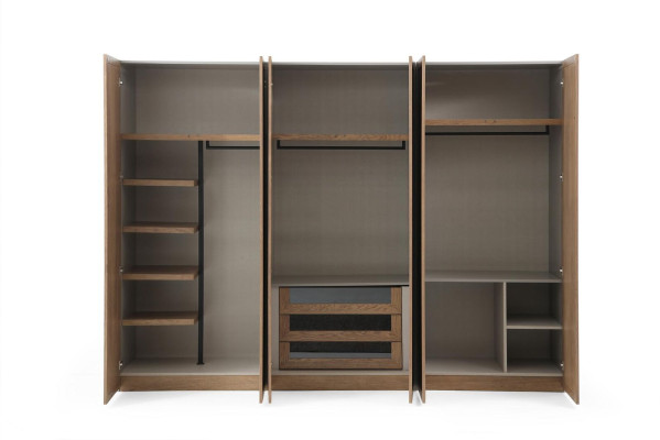 Armario de madera marrón moderno para guardar ropa en el dormitorio.