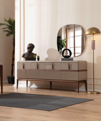 Muebles de comedor beige de lujo de madera aparador de cristal con espejo de 4 puertas en un conjunto de 2 piezas.