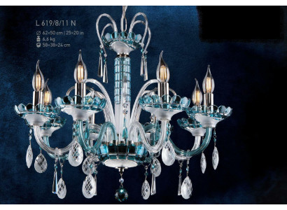 Cubierta de lámpara de araña de cristal de Bohemia.