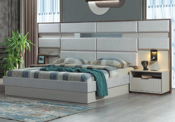 Muebles de dormitorio blancos, cama doble de diseñador de lujo, 2 mesitas de noche de madera.