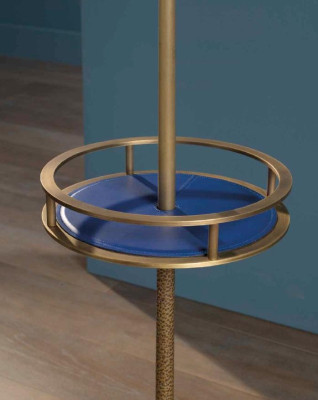 Lámpara de pie Bellavista Collection en latón.