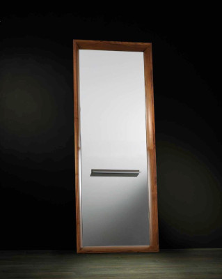 Espejo con espejo de pared para la sala de estar. Nuevo marco de color marrón de madera para la sala de estar.