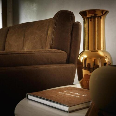 Sofá de lujo de 3 plazas de madera Prianera blanco de cuero.