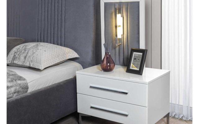 Mesitas de noche de madera blanca - Diseñador de mesitas de noche exclusivas - Muebles de dormitorio