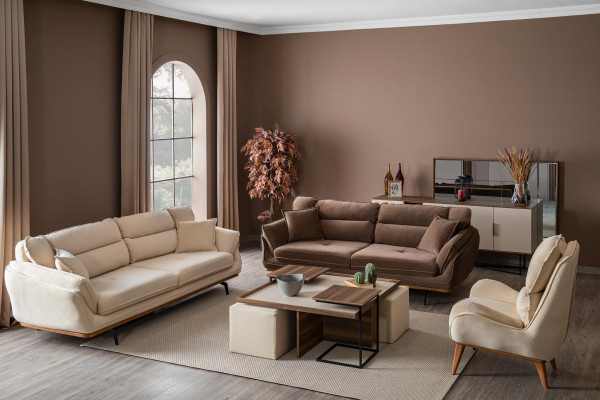 Sofá tapizado beige para el salón, de tres plazas, con tela de textil.