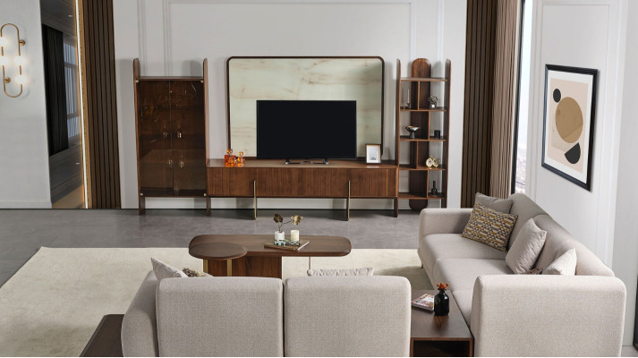 Elegante conjunto de sala de estar compuesto por mueble de pared, mesa de centro y mesa auxiliar.