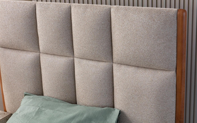 Conjunto completo de habitación infantil con cama de lujo, 1 mesita de noche y estantería de libros.