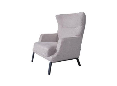 Sillón tapizado blanco de tela de una plaza con reposabrazos para sala de estar.
