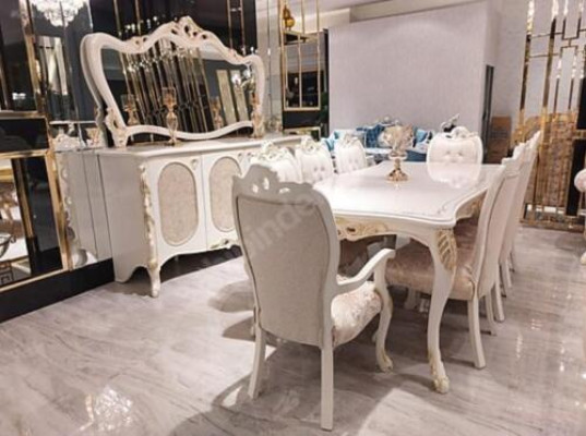 Conjunto de comedor clásico y elegante de 10 piezas exclusivo de madera maciza.
