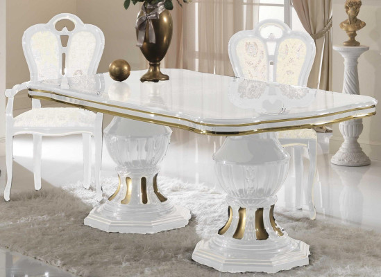 Conjunto completo de comedor con mesa, aparador, vitrina de madera barroca, 2 piezas de vitrinas.