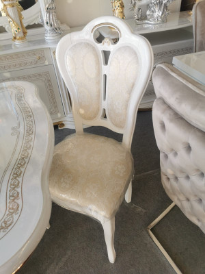 Diseño de silla de lujo, muebles de una plaza, sillón de respaldo. Muebles de lujo italianos, sillón nuevo.