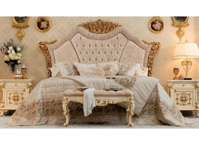 Cama doble de lujo de tela con marco de cama de madera para dormitorio barroco.