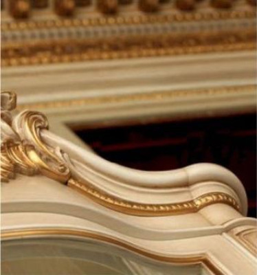 Vitrina de lujo color beige, mueble perfecto para sala de estar, vitrina de madera.