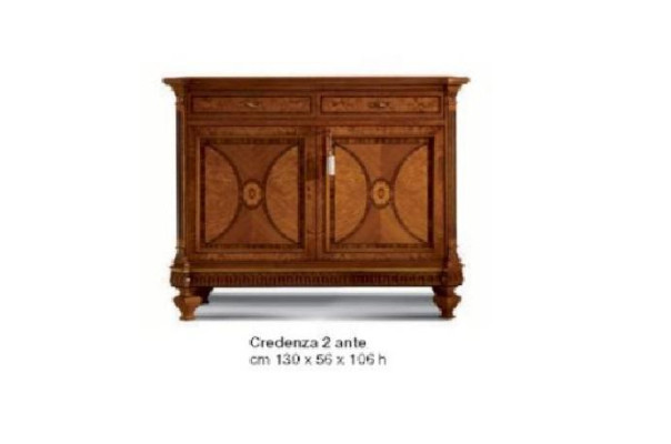 Cómoda aparador armario de madera marrón estilo barroco para la sala de estar.