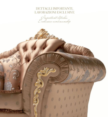 Sillón de lujo de tela de 1 plaza para sala de estar en color beige con estilo barroco de madera.