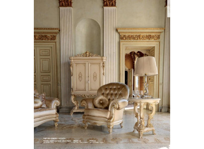 Sillón Chesterfield con orejas de una plaza tapizado en tela color beige para la sala de estar.