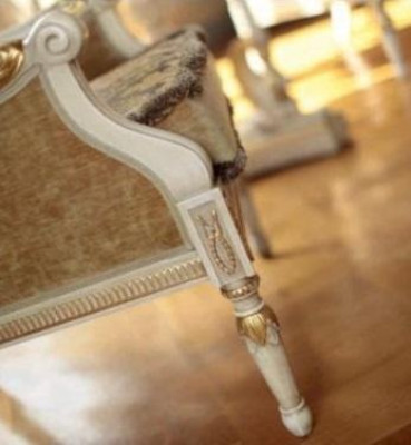 Sillón de lujo de una plaza Orejero Tela beige Salón Sillón de club