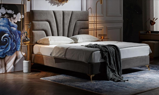 Hotel matrimonial es un dormitorio de lujo con cama doble y muebles de diseño de madera nueva de lujo.