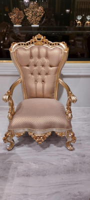 Sillón Chesterfield beige en estilo antiguo Sillas de estilo barroco y rococó.