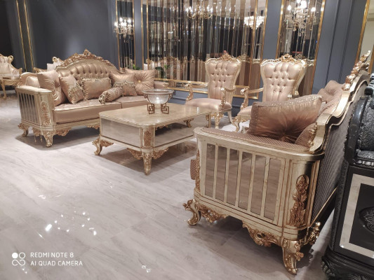 Sillón Chesterfield beige en estilo antiguo Sillas de estilo barroco y rococó.