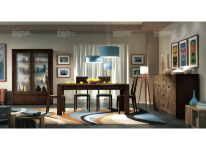 Grupo de comedor Ess de 7 piezas. Mesa de comedor, silla, cómoda, vitrina. Muebles de madera.