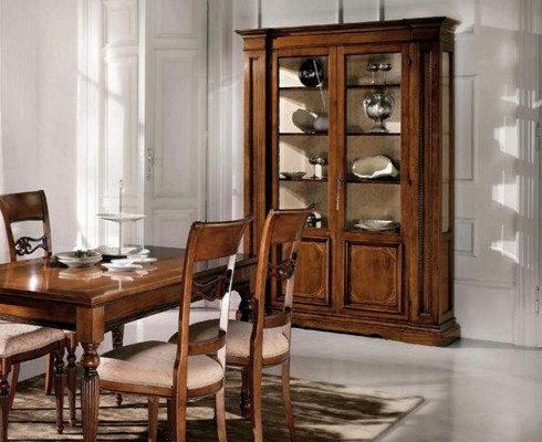 Vitrina de madera de lujo Armarios clásicos de diseño italiano en marrón.