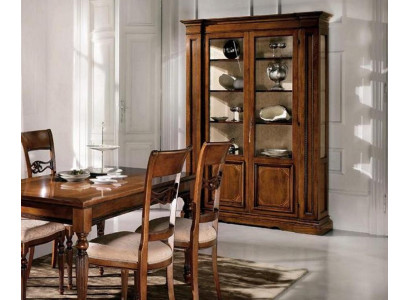 Vitrina de madera de lujo Armarios clásicos de diseño italiano en marrón.