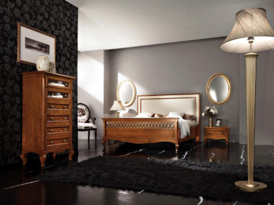 Juego de dormitorio de lujo de 4 piezas: cama, 2 mesitas de noche, cómoda. Muebles de madera maciza de Italia.