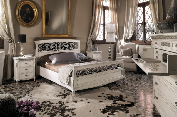 Conjunto completo de muebles de dormitorio 3 piezas. Juego de camas de mobiliario italiano.