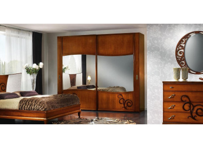Armario ropero con puertas correderas en el dormitorio moderno.