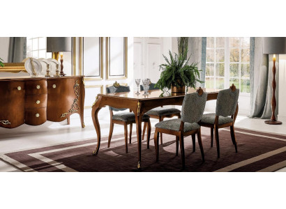 Mesa de madera auténtica estilo barroco clásico antiguo. Mesas de comedor de madera auténtica, nuevas.