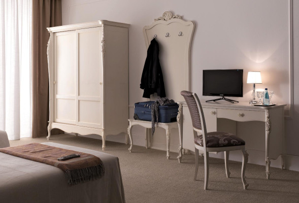 Conjunto completo de dormitorio clásico con taburete, escritorio, armario de 5 piezas.
