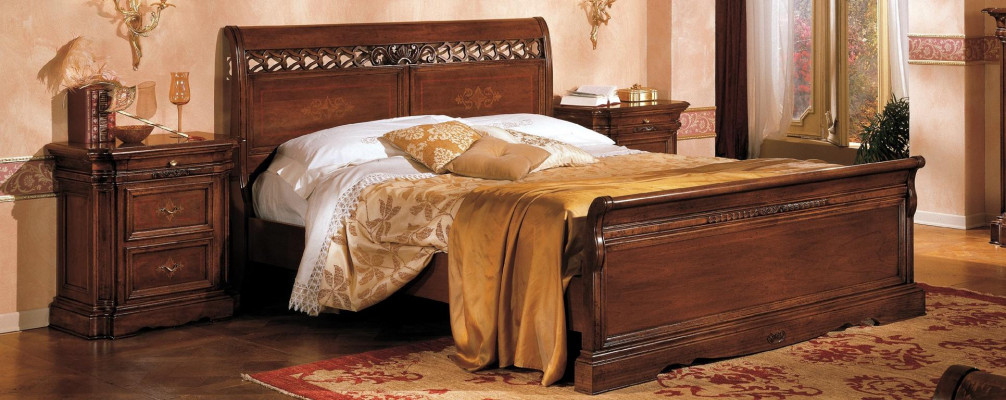 Cama doble de madera maciza para el diseño de muebles de dormitorio Muebles Vaccari Cav Giovanni.