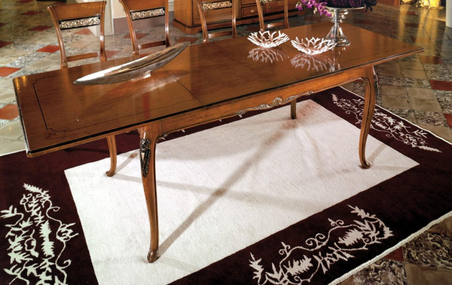 Juego de sillas de comedor de 4 piezas, diseño clásico tapizado en madera nueva.