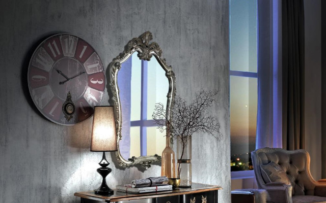 Espejo clásico de pared de diseño en madera plateada para el salón de muebles de Italia.