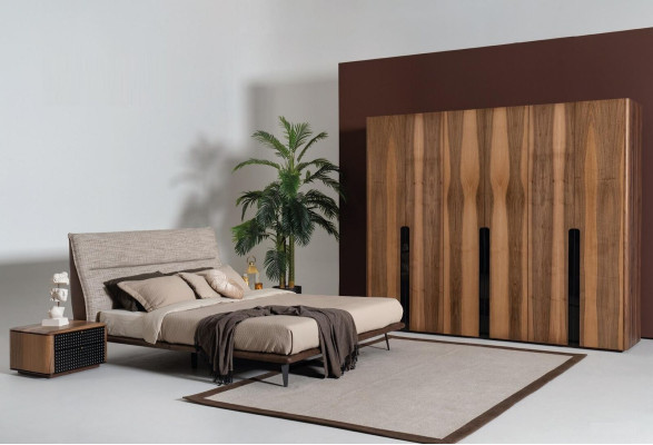 Armario de seis puertas de madera para dormitorio xxl.