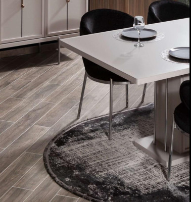 Juego de comedor moderno - mesa de comedor, 4 sillas tapizadas, aparador - conjunto de 7 piezas.