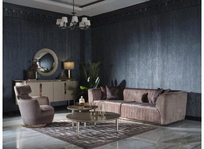 Sofá tapizado de tela de tres plazas en gris.