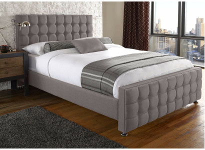 Cama doble de diseño Chesterfield gris en inglés.