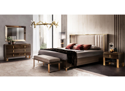Dormitorio Set 5 piezas. Diseño de muebles de lujo modernos. Cama, mesita de noche, cómoda.