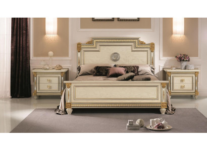 Cama + 2 mesitas de noche Juego de dormitorio de 3 piezas Diseñador de dormitorio de lujo Barroco